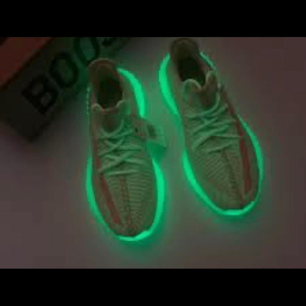 Yeezy 350 v2 glow